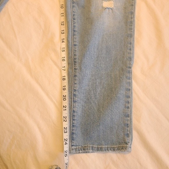 Levi's boyfriend fit light wash denim size 28 - Picture 7 of 7